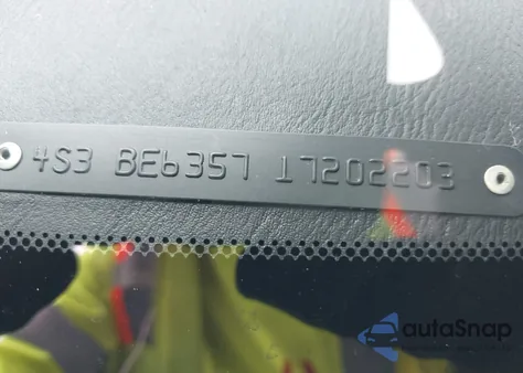 2001 Subaru Legacy L из США, поврежденный, VIN 4S3BE635717202203